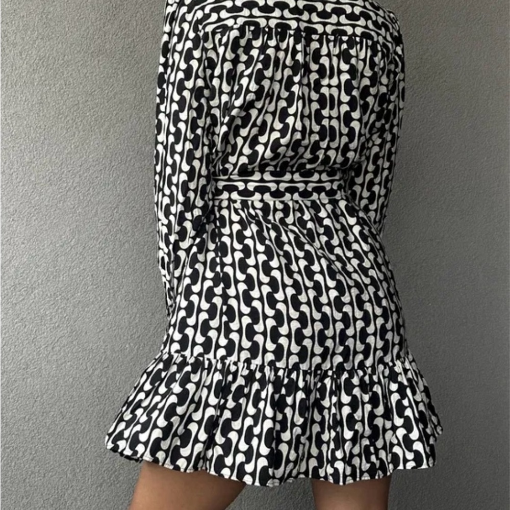 Zara Monochrome Long Sleeve Dress - Picture 2 of 7